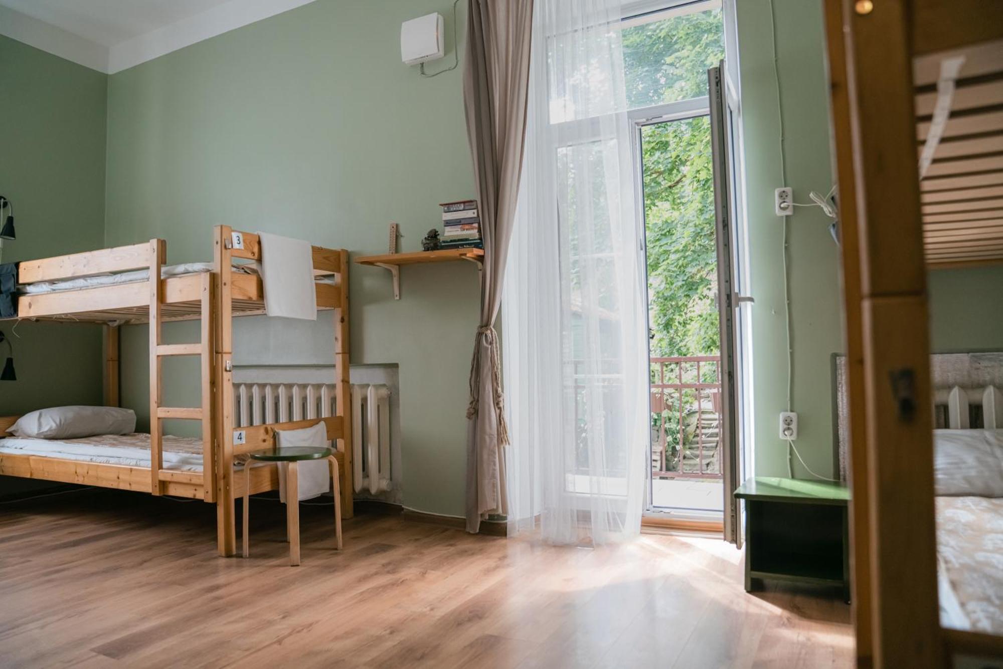 Downtown Forest Hostel & Camping Аеропорт Вільнюс Екстер'єр фото