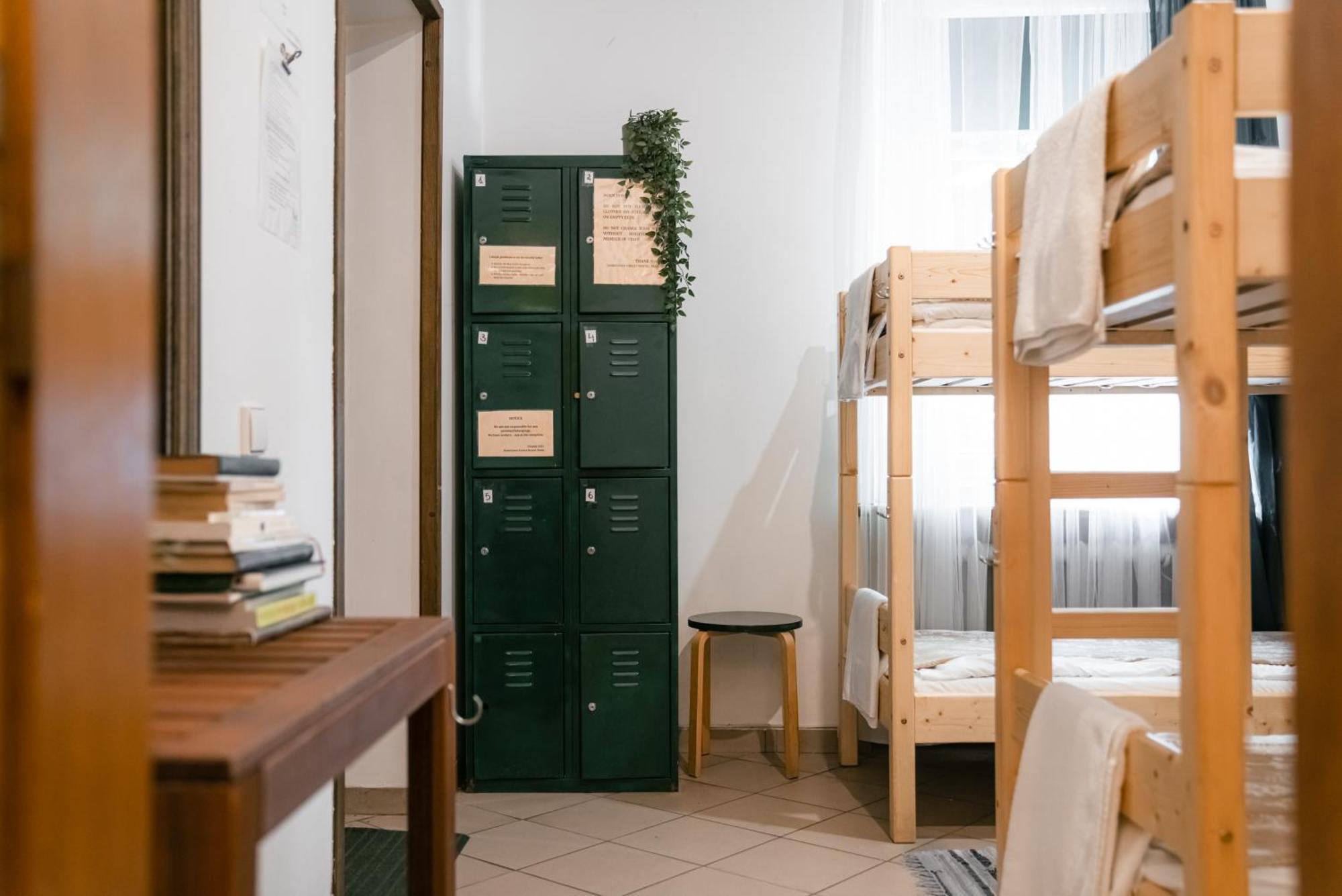 Downtown Forest Hostel & Camping Аеропорт Вільнюс Екстер'єр фото
